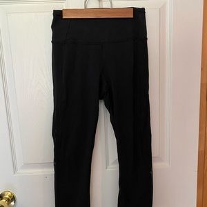 Lululemon 7/8 Leggings Size 6 with Mesh Cutouts